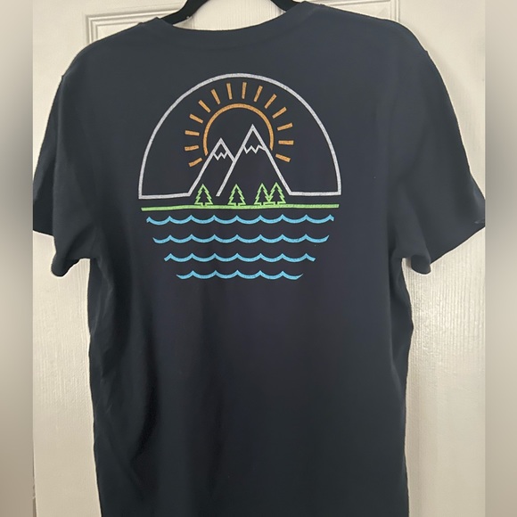 Old navy short sleeve - Picture 2 of 2